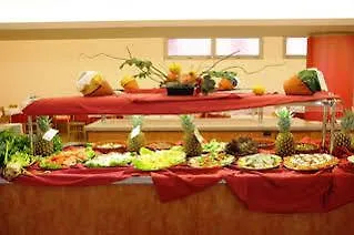 Готель Tossa